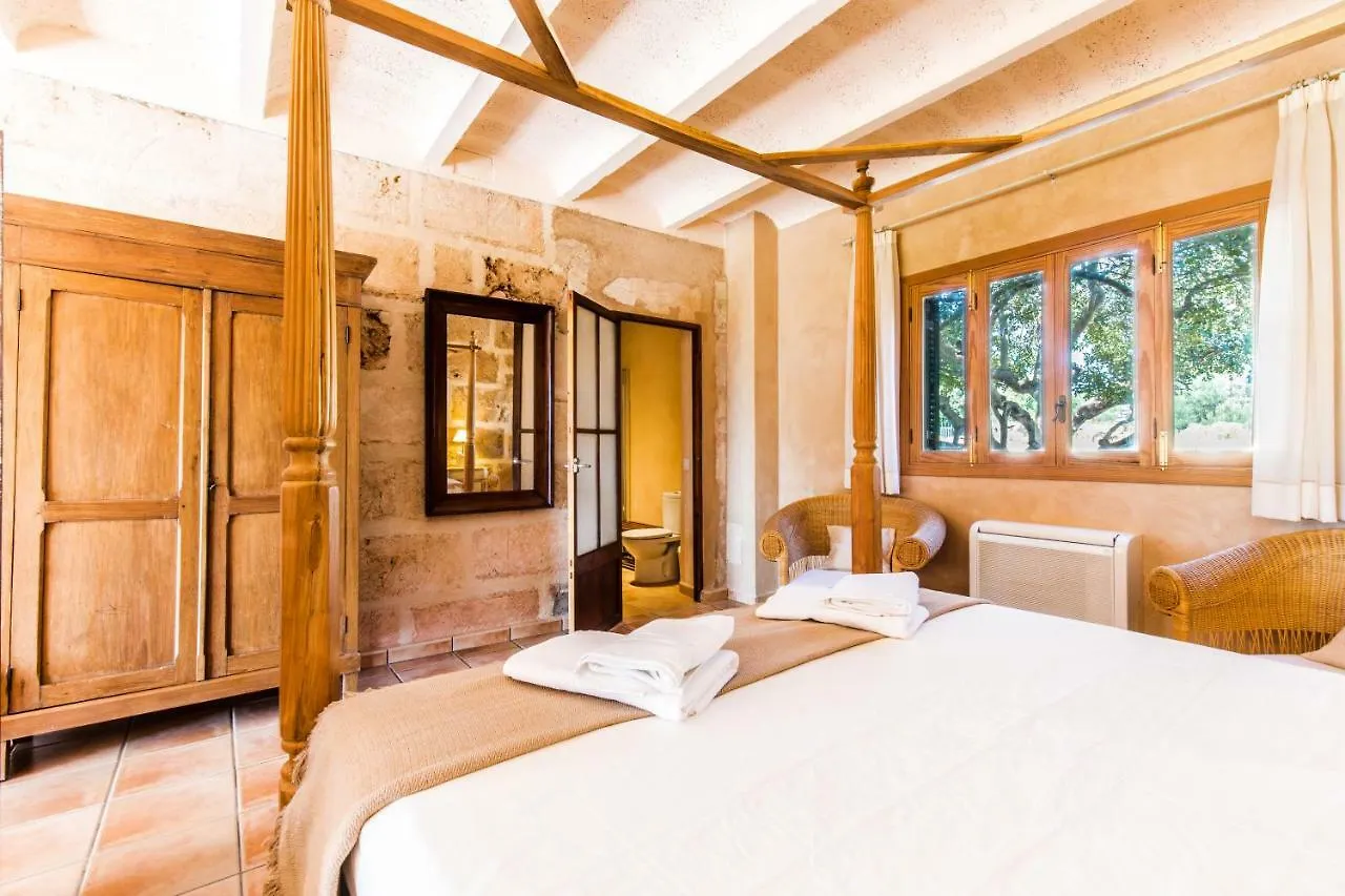 Finca Agroturismo Sa Cova Den Borino كامبوس مزرعة للإقامة